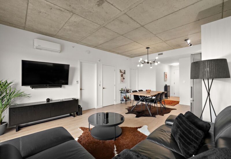 10 Av. Donegani #913 Pointe-Claire (Montréal)