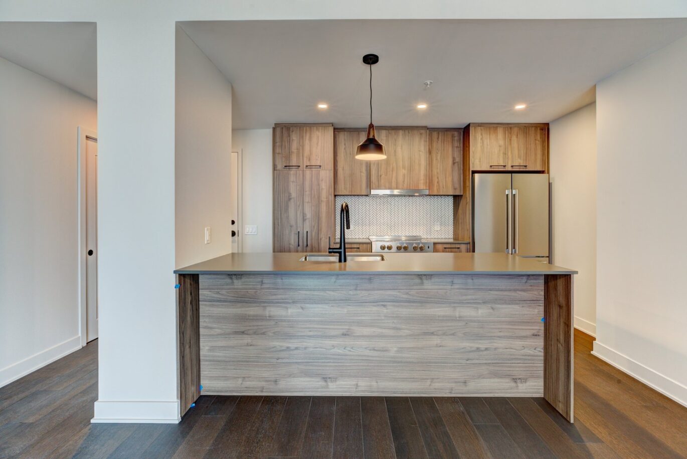3480 Boul. St-Elzear O. #903  Laval (Chomedey) (Laval)