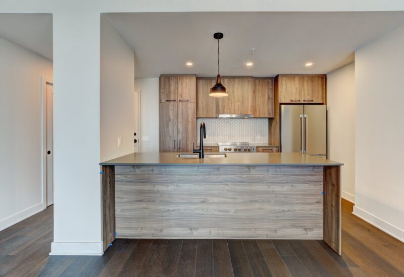 3480 Boul. St-Elzear O. #903  Laval (Chomedey) (Laval)