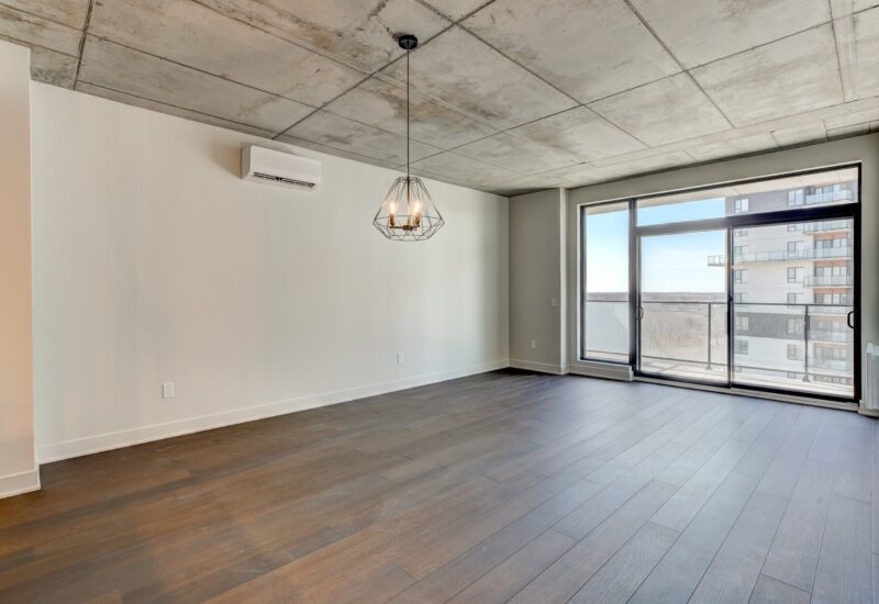 3480 Boul. St-Elzear O. #903  Laval (Chomedey) (Laval)