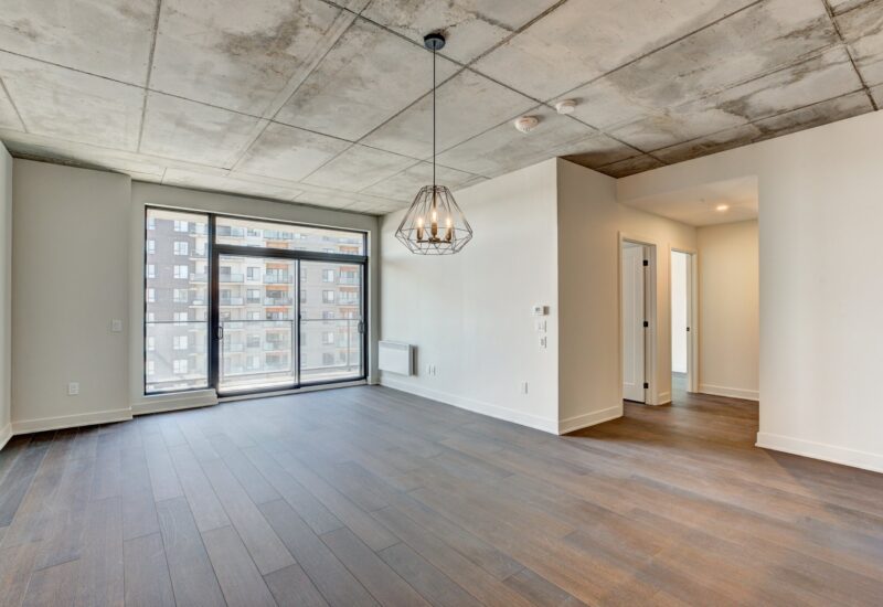 3480 Boul. St-Elzear O. #903  Laval (Chomedey) (Laval)