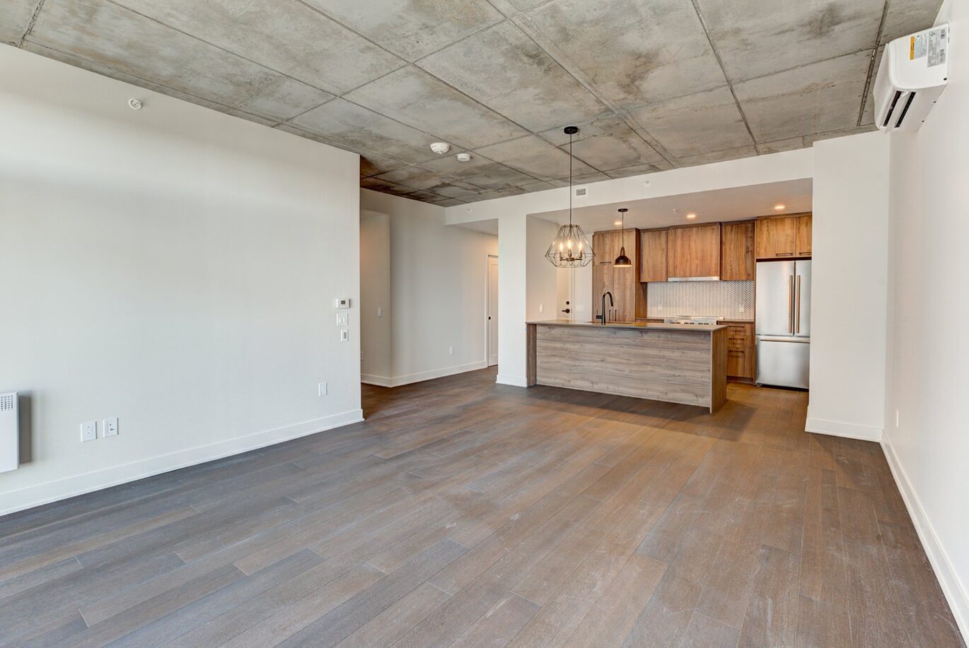 3480 Boul. St-Elzear O. #903  Laval (Chomedey) (Laval)