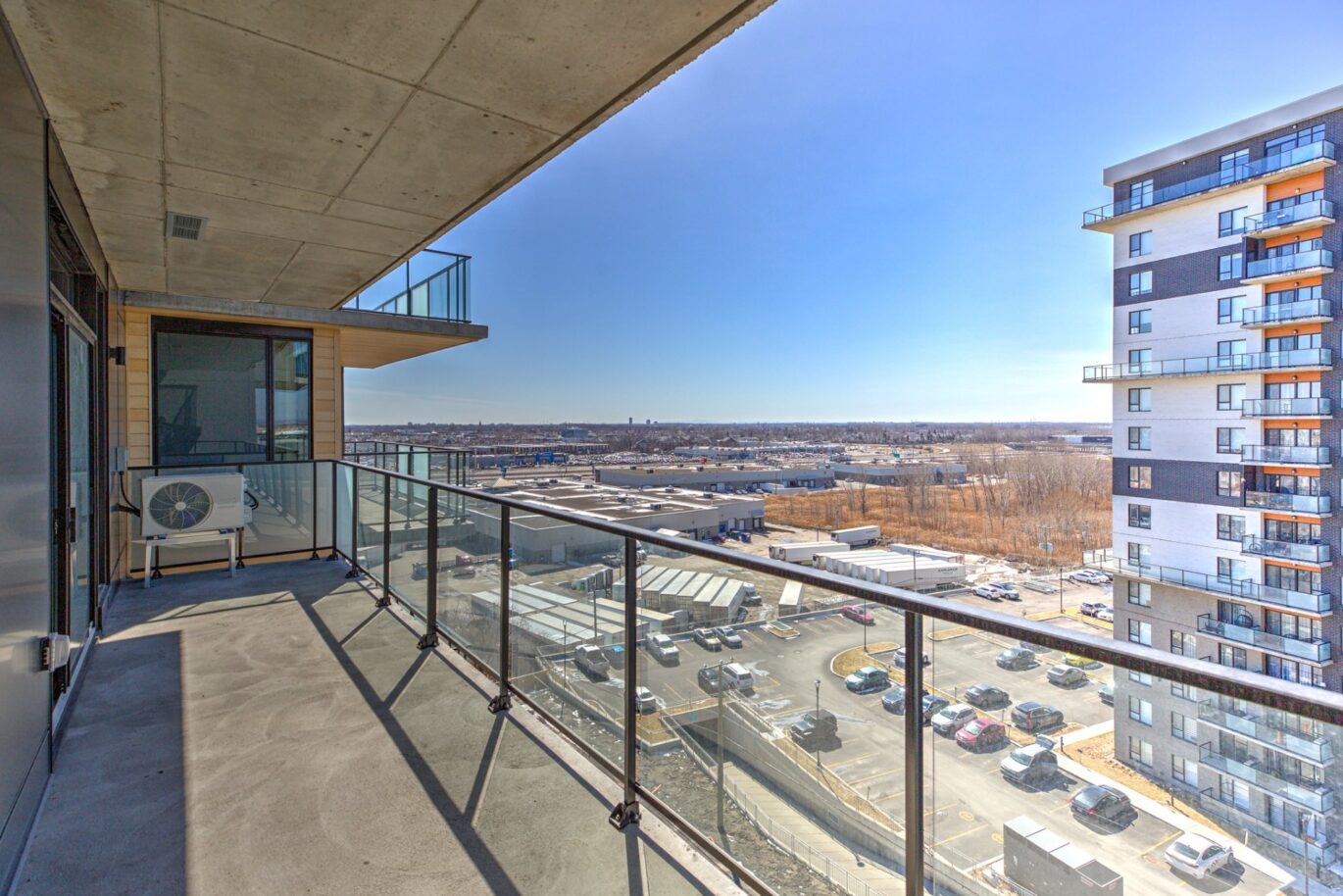 3480 Boul. St-Elzear O. #903  Laval (Chomedey) (Laval)