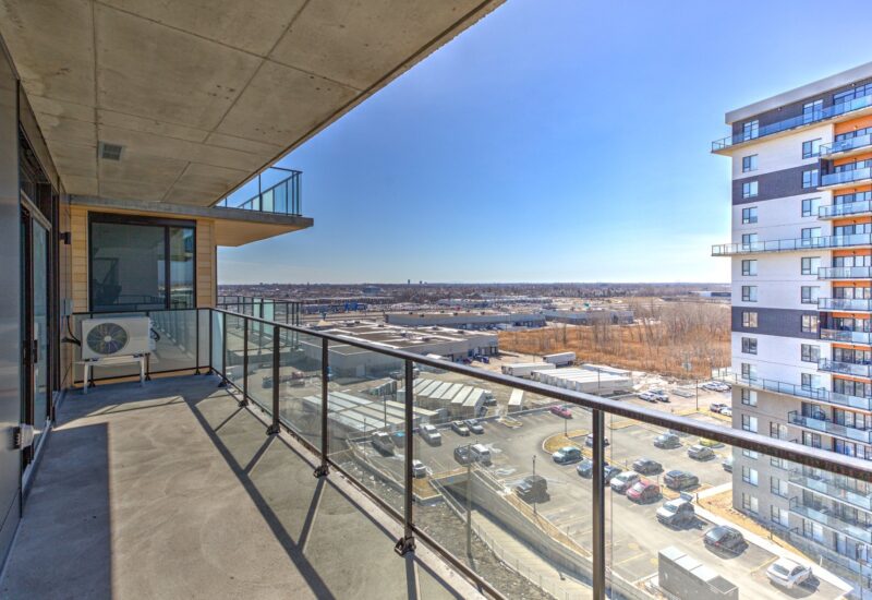 3480 Boul. St-Elzear O. #903  Laval (Chomedey) (Laval)