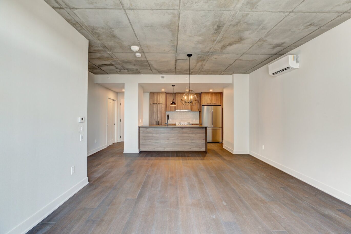 3480 Boul. St-Elzear O. #903  Laval (Chomedey) (Laval)