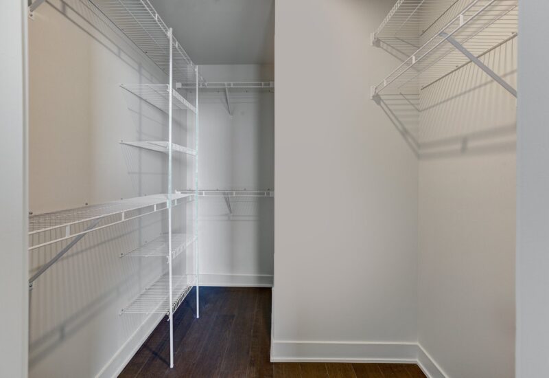 3480 Boul. St-Elzear O. #903  Laval (Chomedey) (Laval)