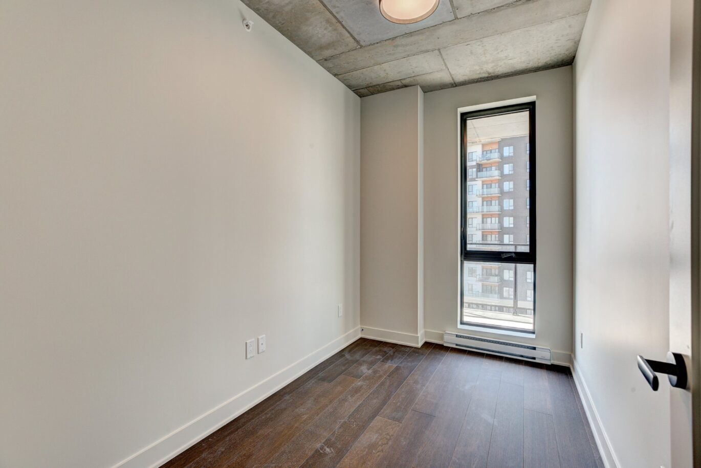 3480 Boul. St-Elzear O. #903  Laval (Chomedey) (Laval)