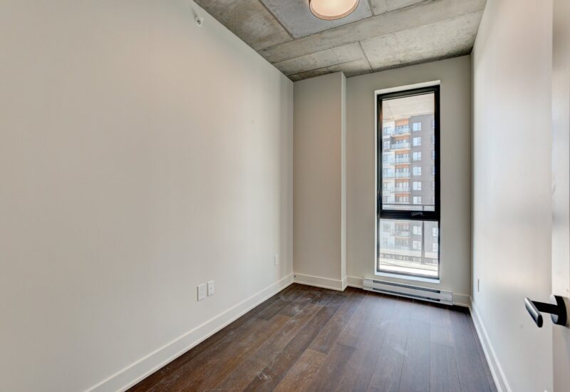 3480 Boul. St-Elzear O. #903  Laval (Chomedey) (Laval)