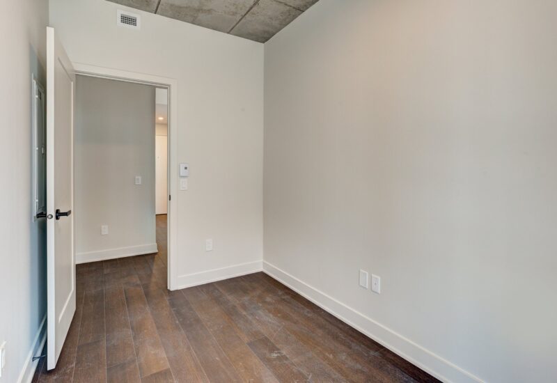 3480 Boul. St-Elzear O. #903  Laval (Chomedey) (Laval)