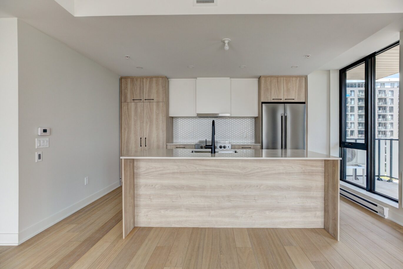 3480 Boul. St-Elzear O. #908  Laval (Chomedey) (Laval)
