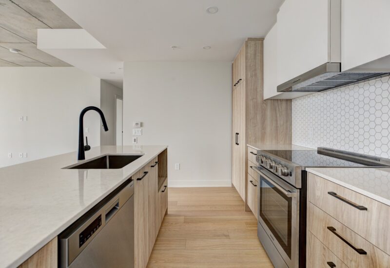 3480 Boul. St-Elzear O. #908  Laval (Chomedey) (Laval)