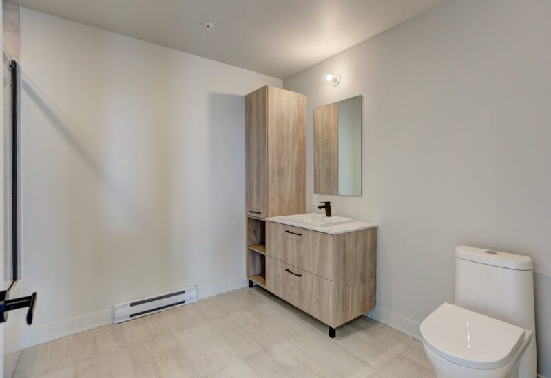 3480 Boul. St-Elzear O. #908  Laval (Chomedey) (Laval)
