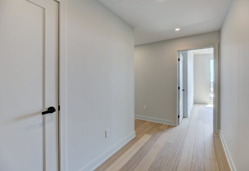 3480 Boul. St-Elzear O. #908  Laval (Chomedey) (Laval)