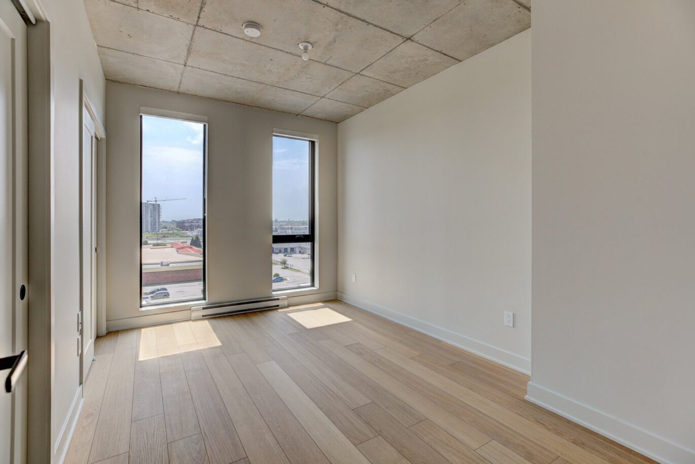 3480 Boul. St-Elzear O. #908  Laval (Chomedey) (Laval)