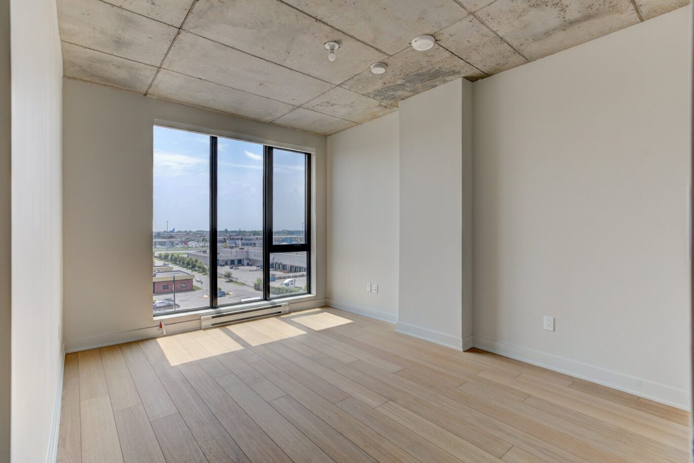 3480 Boul. St-Elzear O. #908  Laval (Chomedey) (Laval)