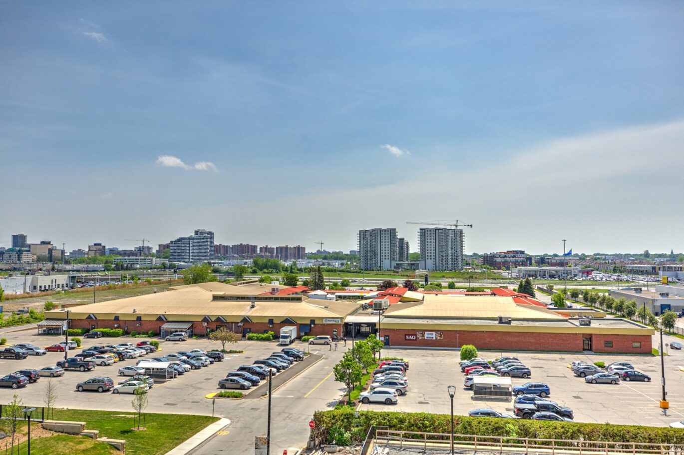 3480 Boul. St-Elzear O. #908  Laval (Chomedey) (Laval)