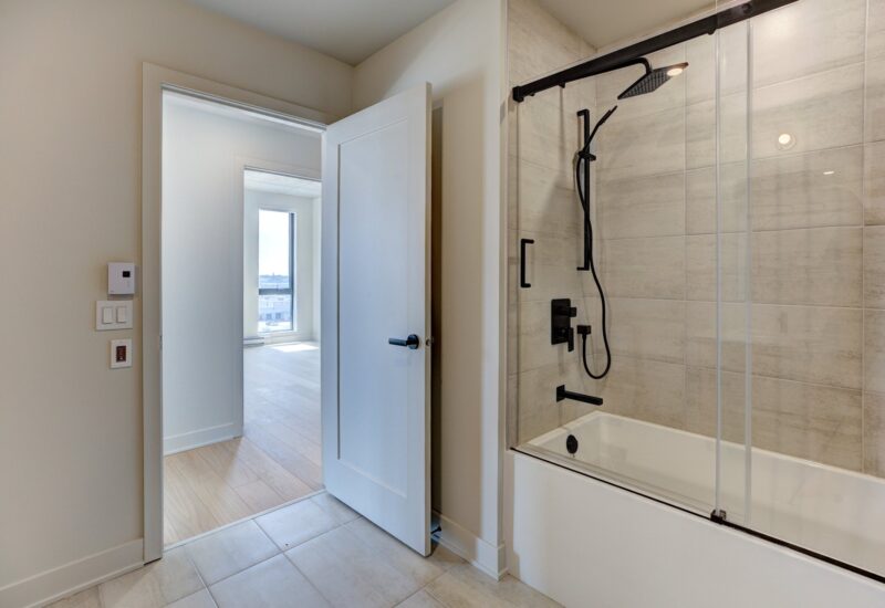 3480 Boul. St-Elzear O. #908  Laval (Chomedey) (Laval)