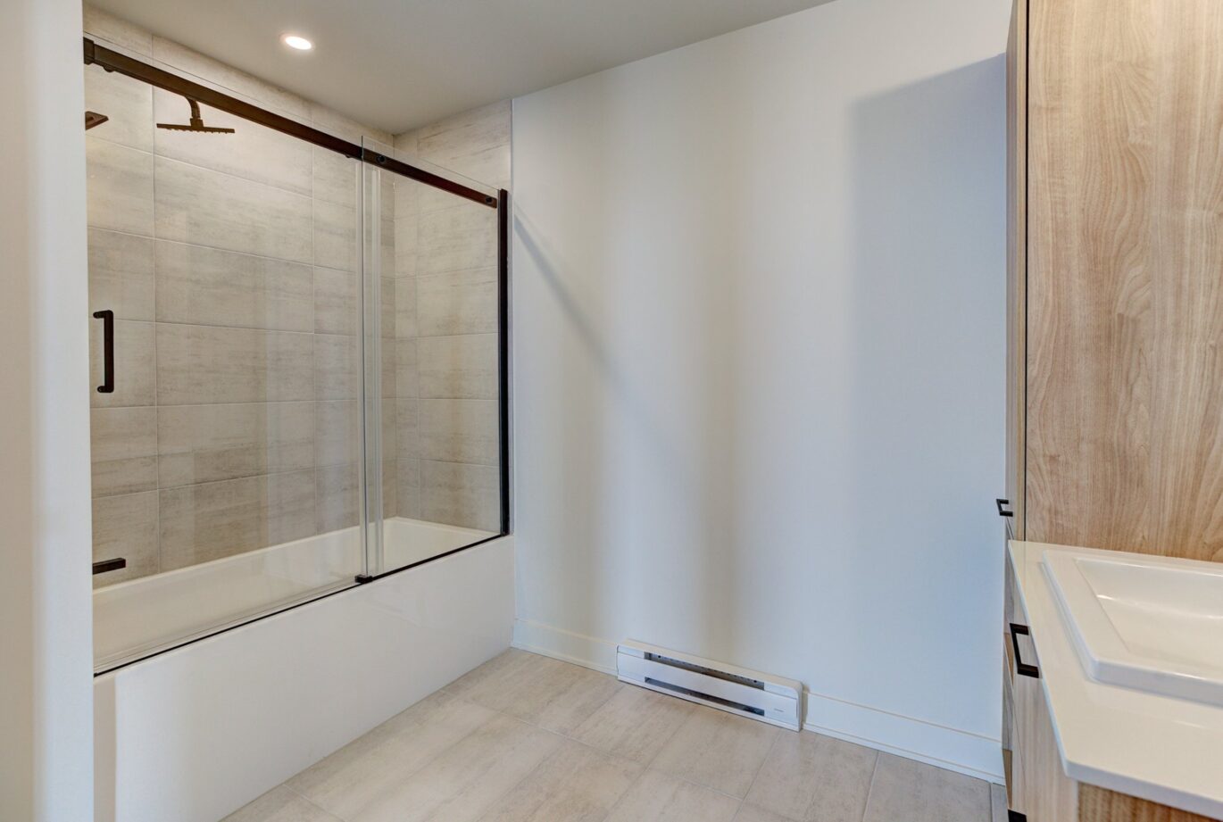 3480 Boul. St-Elzear O. #908  Laval (Chomedey) (Laval)