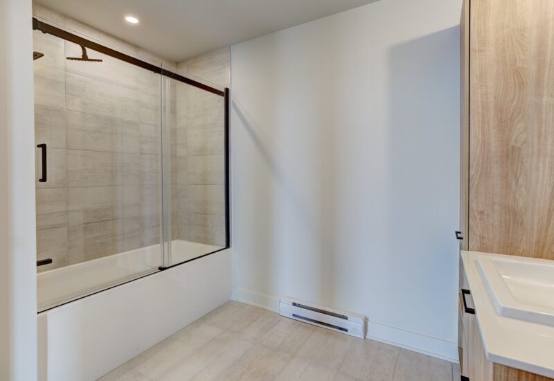 3480 Boul. St-Elzear O. #908  Laval (Chomedey) (Laval)
