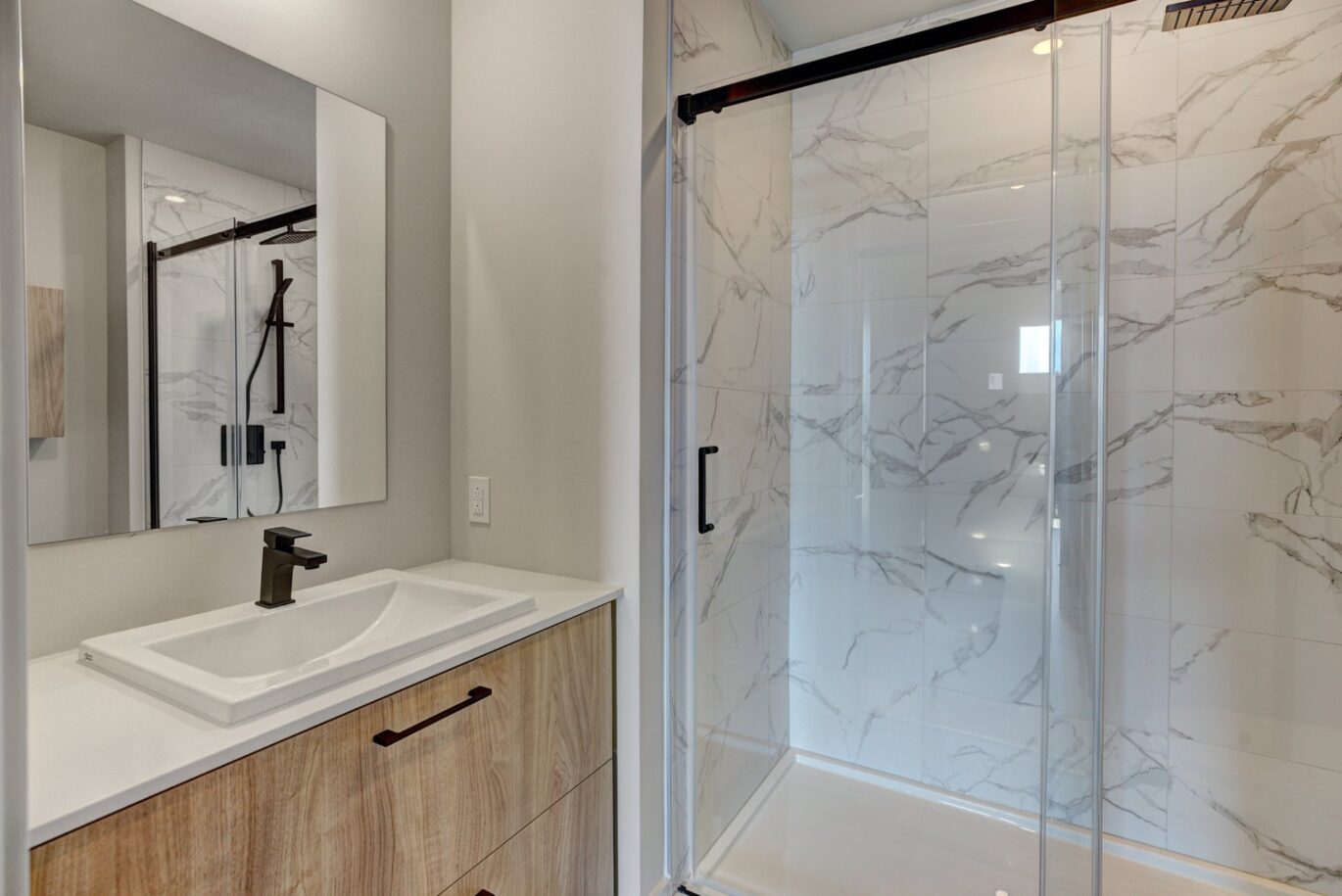 3480 Boul. St-Elzear O. #908  Laval (Chomedey) (Laval)