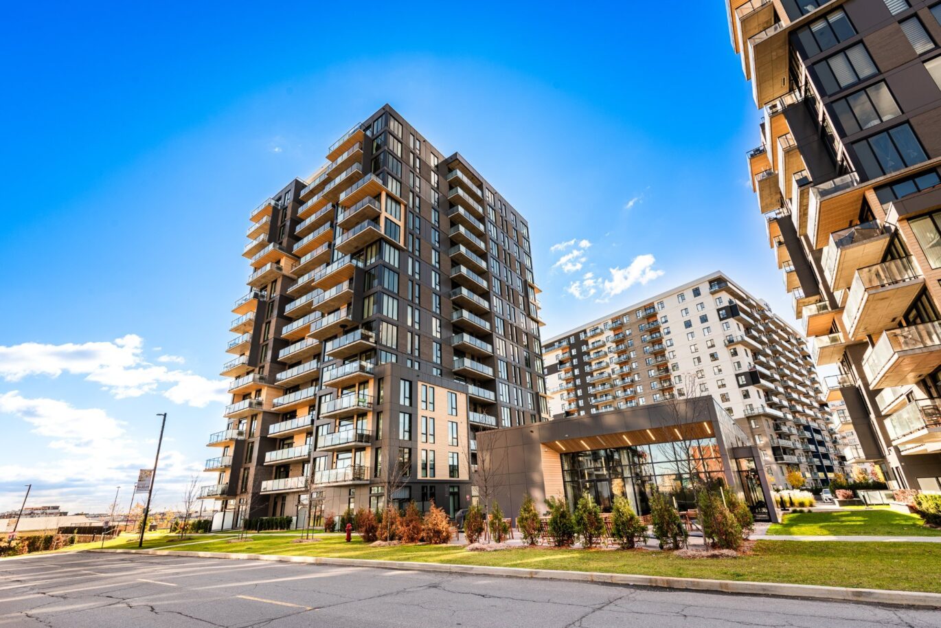 3480 Boul. St-Elzear O. #908  Laval (Chomedey) (Laval)