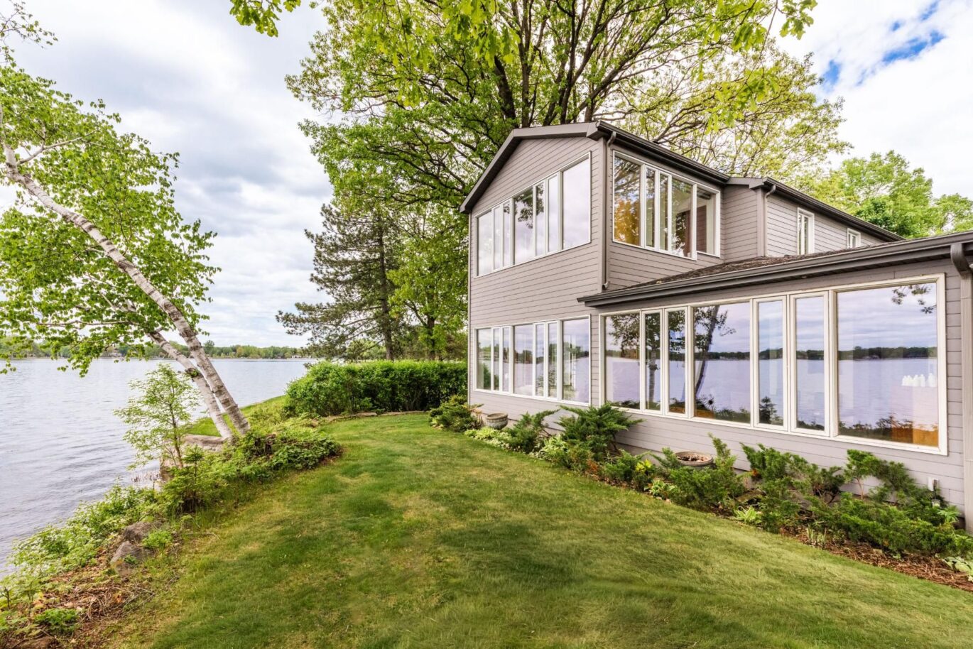 2211 Ch. du Bord-du-Lac Montréal (L&rsquo;Île-Bizard/Sainte-Geneviève) (Montréal)