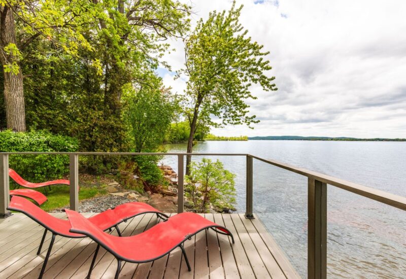 2211 Ch. du Bord-du-Lac Montréal (L&rsquo;Île-Bizard/Sainte-Geneviève) (Montréal)