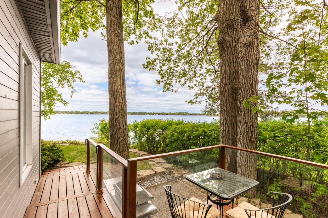 2211 Ch. du Bord-du-Lac Montréal (L&rsquo;Île-Bizard/Sainte-Geneviève) (Montréal)