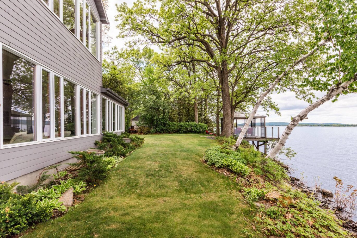 2211 Ch. du Bord-du-Lac Montréal (L&rsquo;Île-Bizard/Sainte-Geneviève) (Montréal)