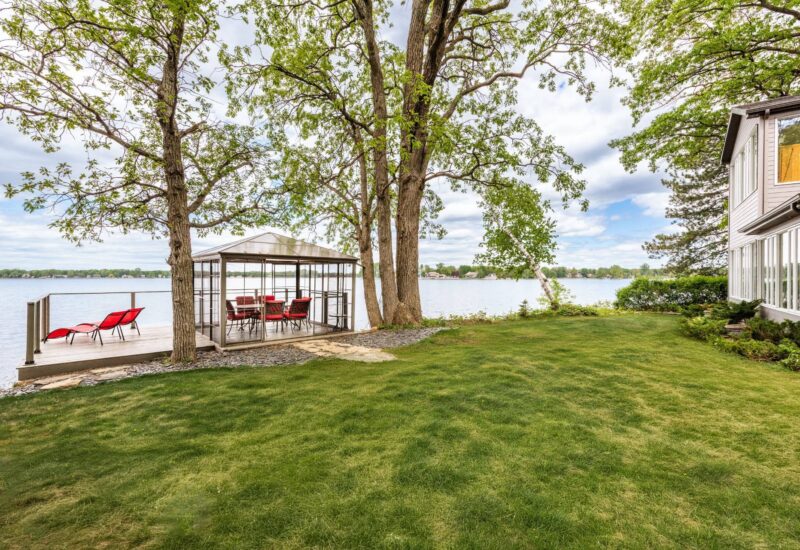 2211 Ch. du Bord-du-Lac Montréal (L&rsquo;Île-Bizard/Sainte-Geneviève) (Montréal)