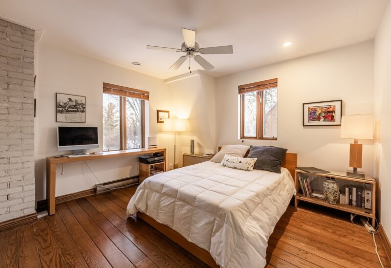 2211 Ch. du Bord-du-Lac Montréal (L&rsquo;Île-Bizard/Sainte-Geneviève) (Montréal)