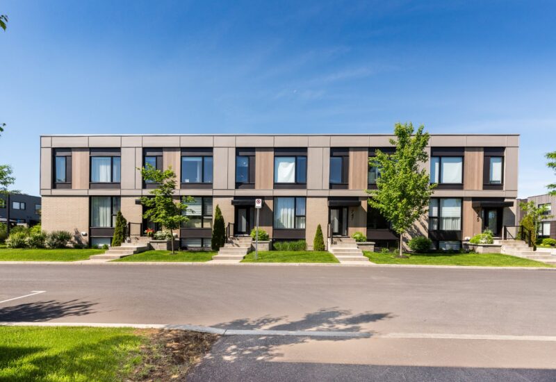 747 Rue Isola-Comtois  Sainte-Julie (Montérégie)
