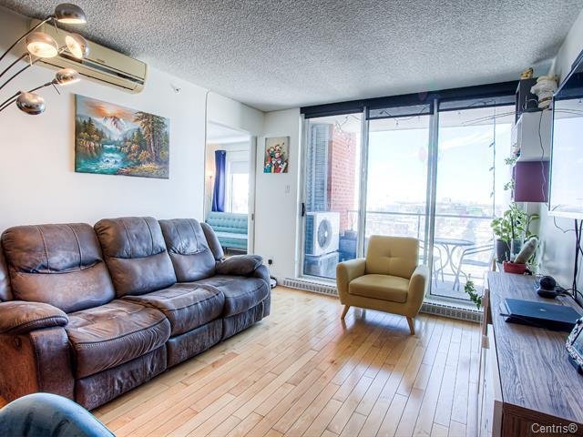 4720 Rue Jean-Talon E. #704  Montréal (Saint-Léonard) (Montréal)