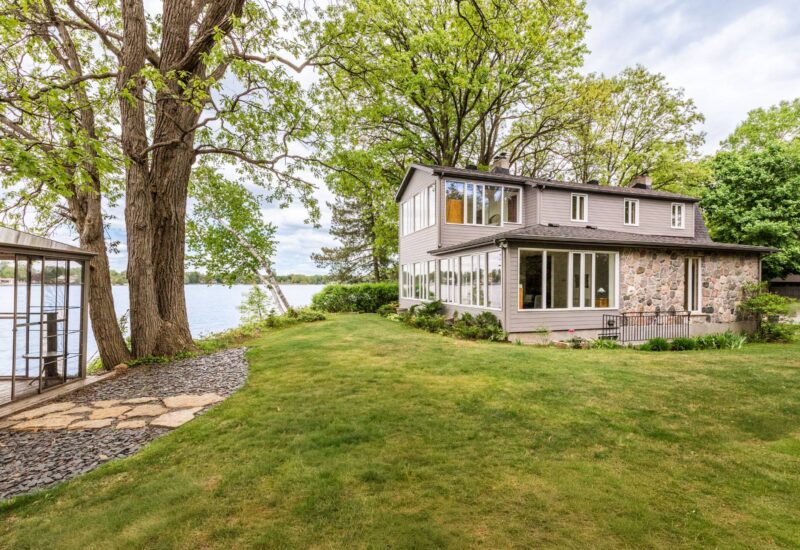 2211 Ch. du Bord-du-Lac Montréal (L’Île-Bizard/Sainte-Geneviève) (Montréal)