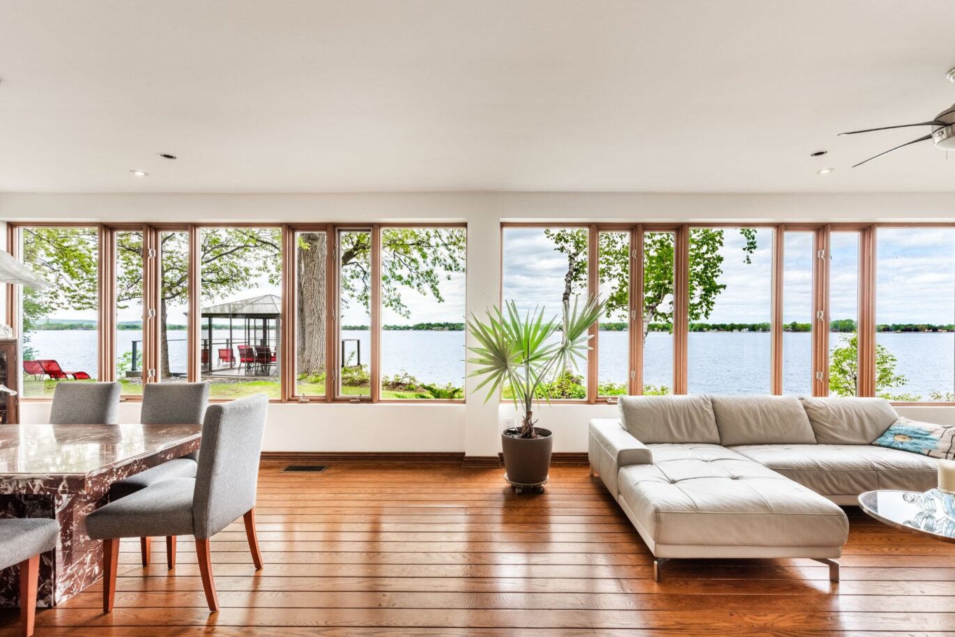 2211 Ch. du Bord-du-Lac Montréal (L’Île-Bizard/Sainte-Geneviève) (Montréal)