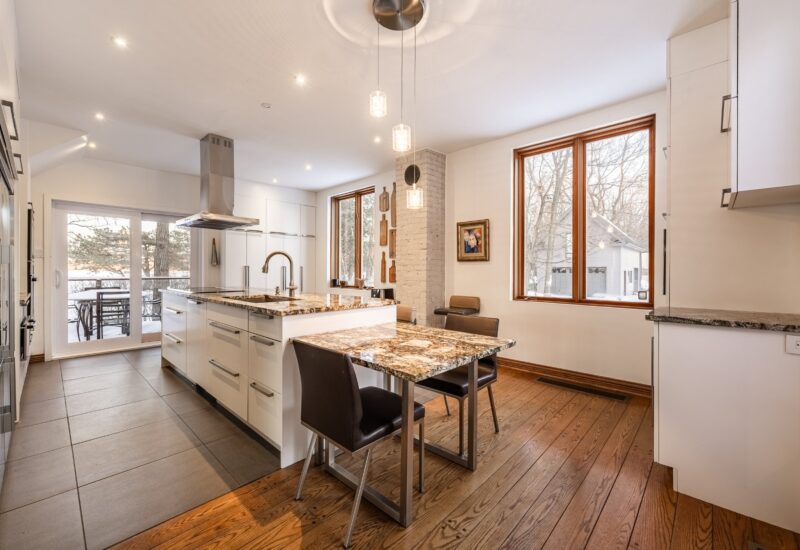 2211 Ch. du Bord-du-Lac Montréal (L’Île-Bizard/Sainte-Geneviève) (Montréal)