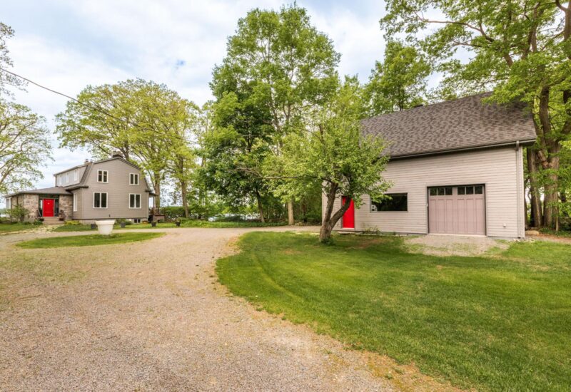 2211 Ch. du Bord-du-Lac Montréal (L’Île-Bizard/Sainte-Geneviève) (Montréal)