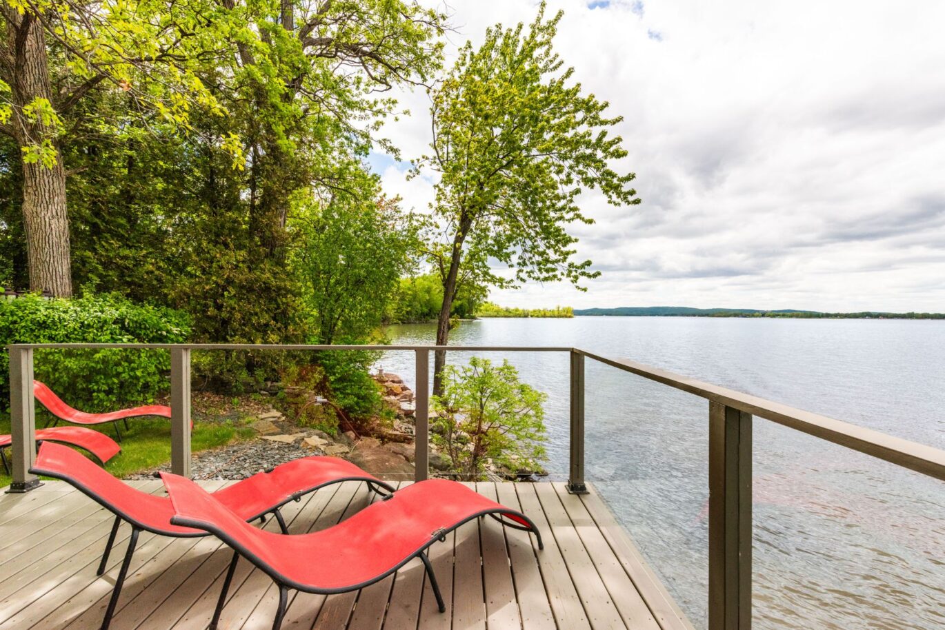 2211 Ch. du Bord-du-Lac Montréal (L’Île-Bizard/Sainte-Geneviève) (Montréal)