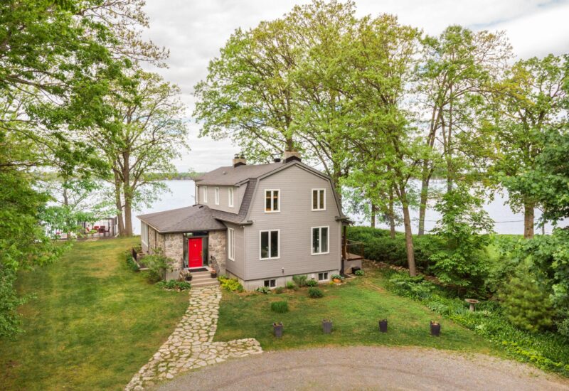 2211 Ch. du Bord-du-Lac Montréal (L’Île-Bizard/Sainte-Geneviève) (Montréal)