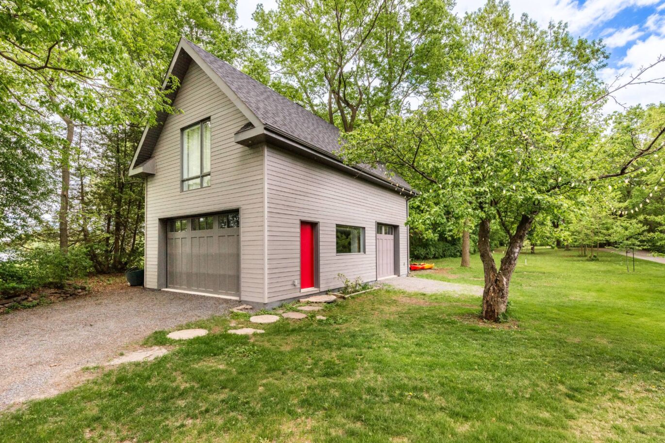 2211 Ch. du Bord-du-Lac Montréal (L’Île-Bizard/Sainte-Geneviève) (Montréal)