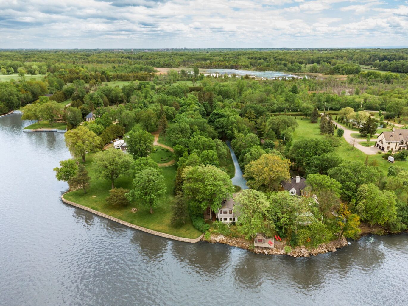 2211 Ch. du Bord-du-Lac Montréal (L’Île-Bizard/Sainte-Geneviève) (Montréal)