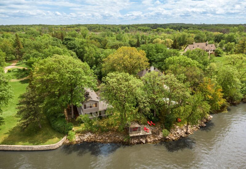 2211 Ch. du Bord-du-Lac Montréal (L’Île-Bizard/Sainte-Geneviève) (Montréal)