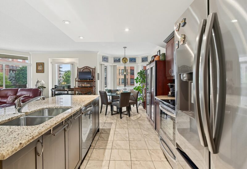 3875 Boul. de Chenonceau #308  Laval (Chomedey) (Laval)