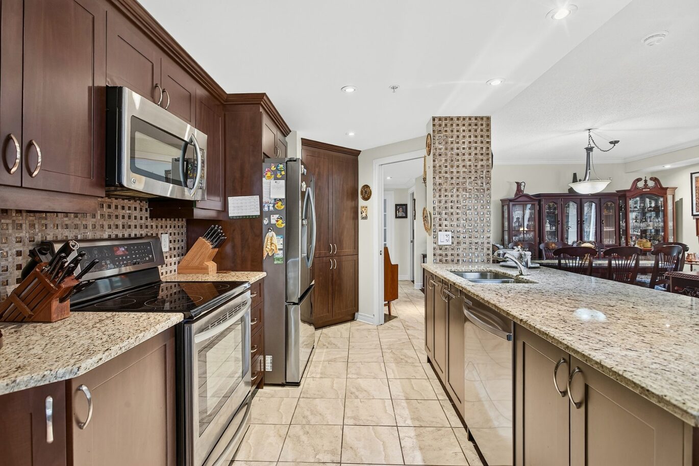 3875 Boul. de Chenonceau #308  Laval (Chomedey) (Laval)