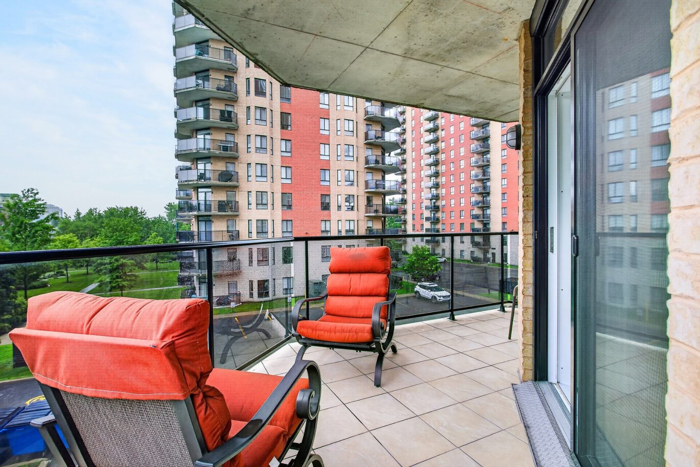 3875 Boul. de Chenonceau #308  Laval (Chomedey) (Laval)