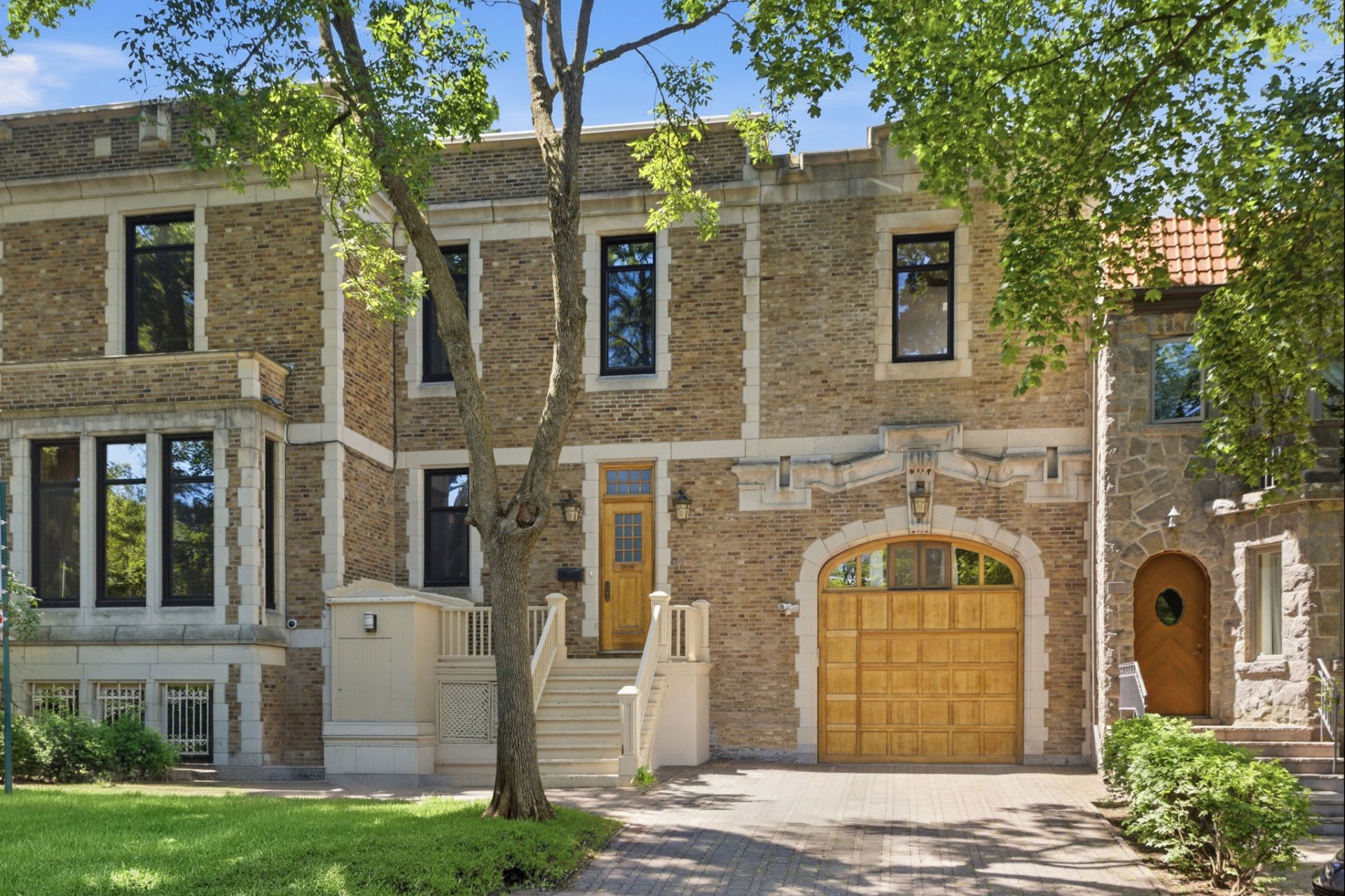 410 Av. Champagneur — photo 1
