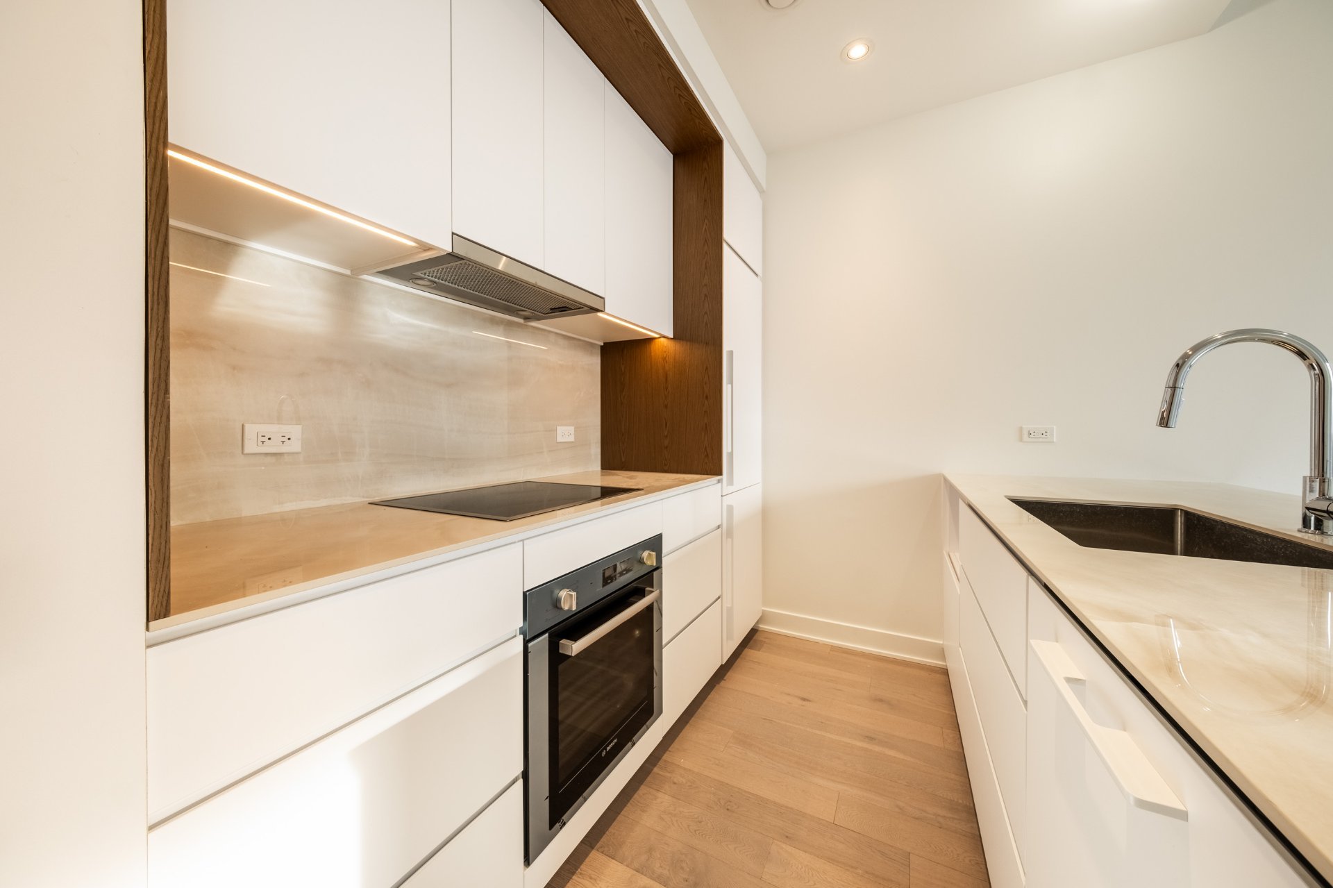 1020 Rue de la Montagne #3508 — photo 3