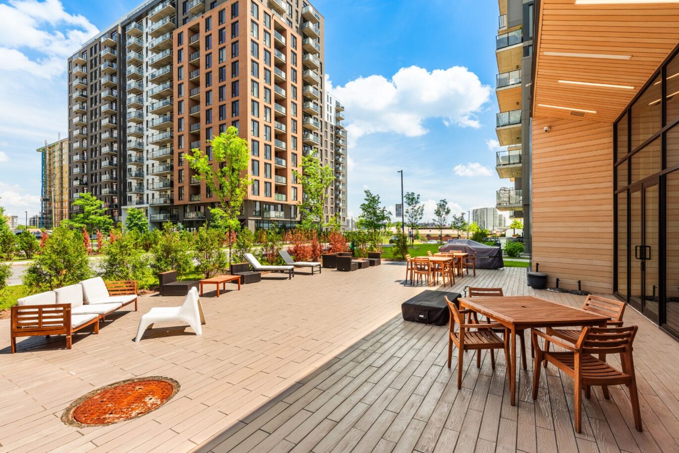 3480 Boul. St-Elzear O. #708  Laval (Chomedey) (Laval)