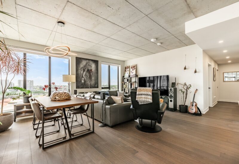 3480 Boul. St-Elzear O. #708  Laval (Chomedey) (Laval)