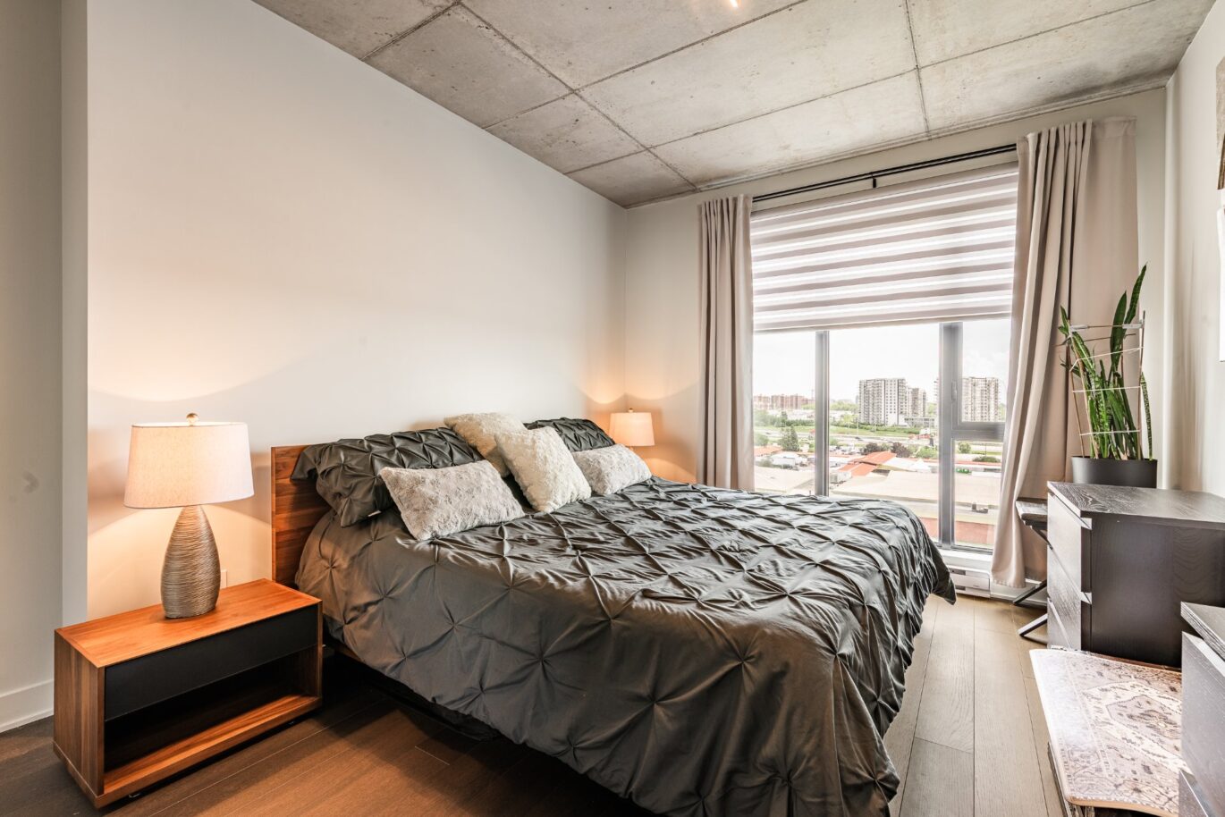 3480 Boul. St-Elzear O. #708  Laval (Chomedey) (Laval)